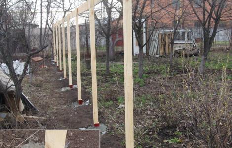 Установка деревянных столбов для забора Виды деревянных столбов